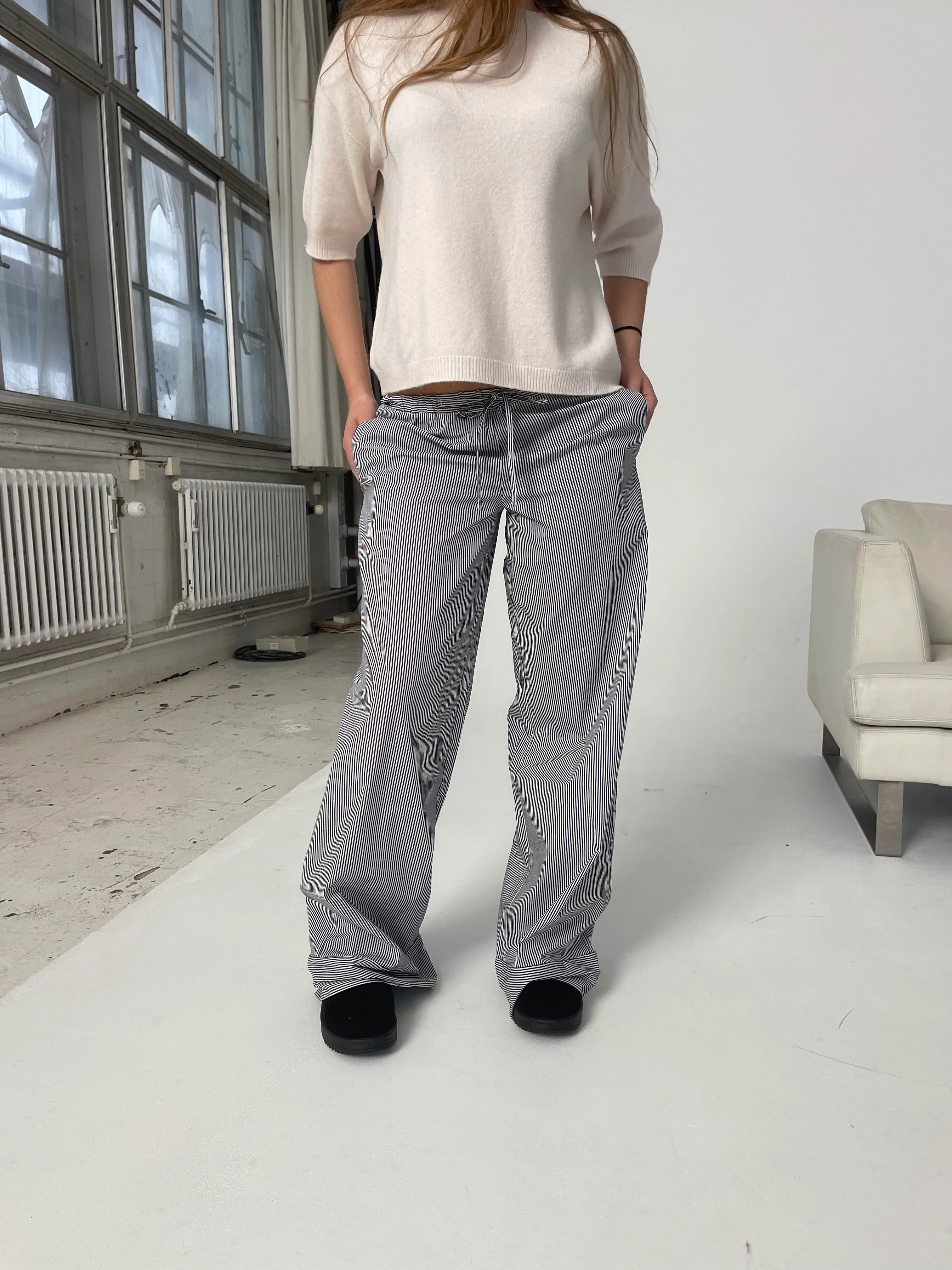Adina lavtaljede bukser med striber - Sort - Image 3