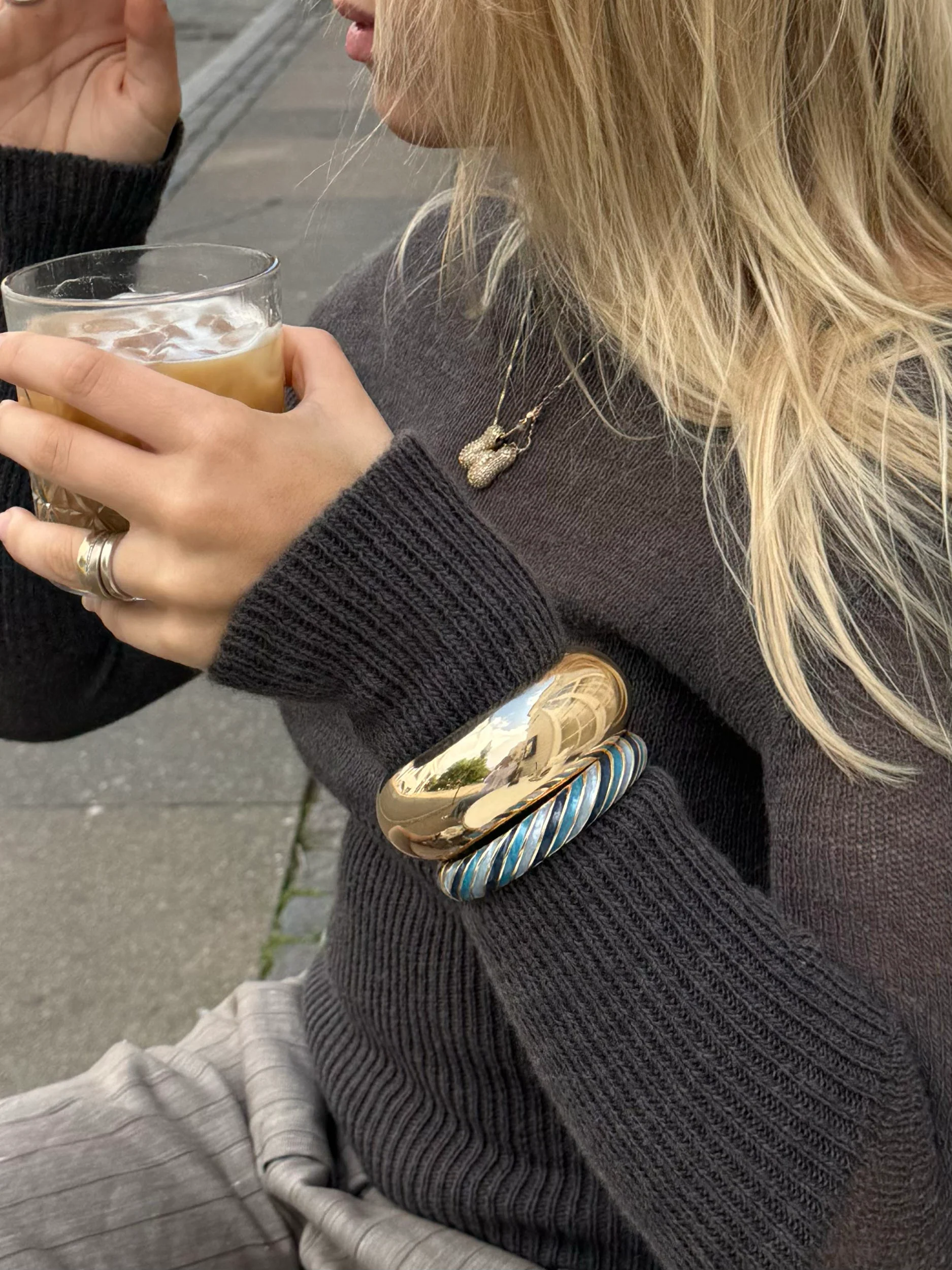 Eivora armbĂĄnd med striber - BlĂĄ nuancer/guld - Image 4