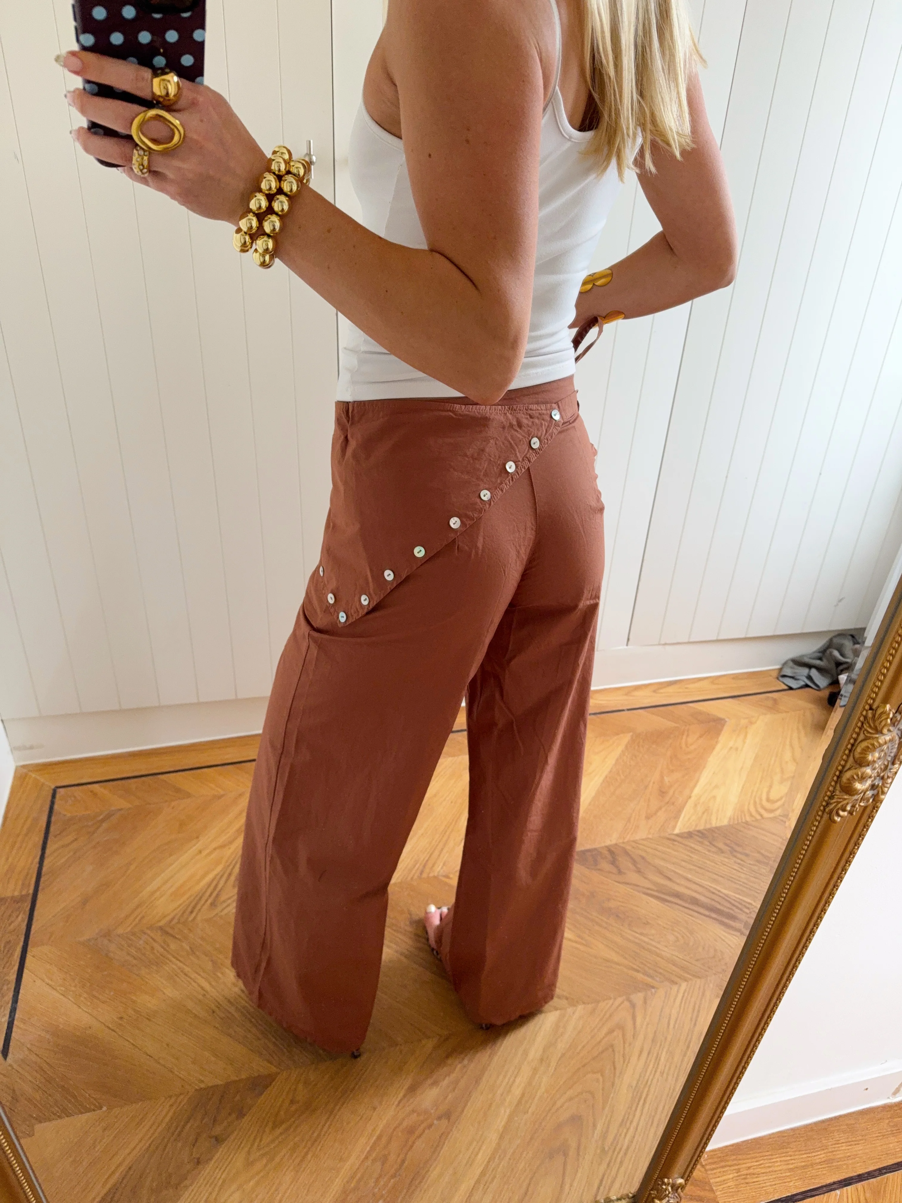 Scandivv bukser med detaljer - Rust - Image 7