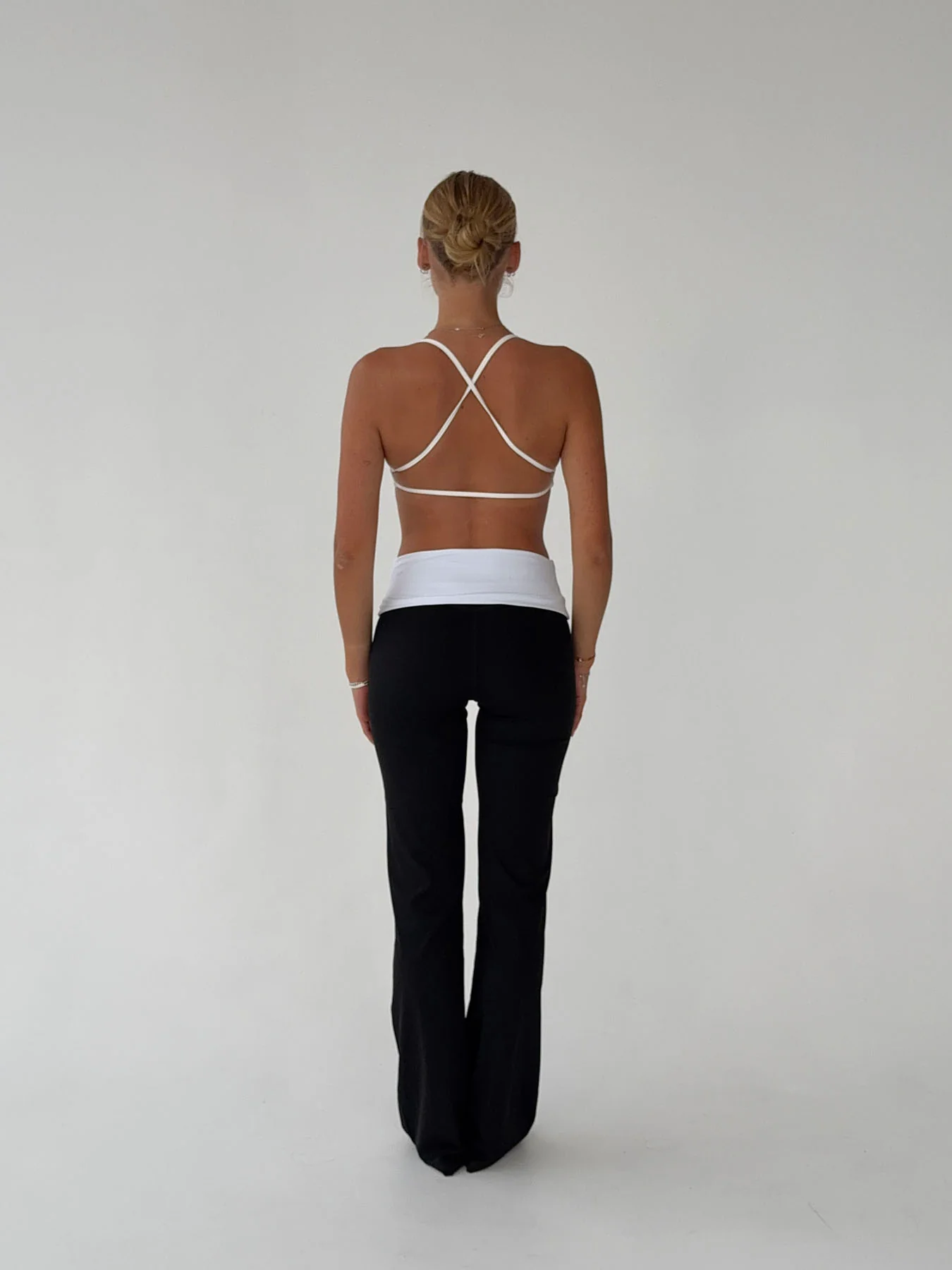 Essential folded yoga pants - Jet black/cloud - Image 12