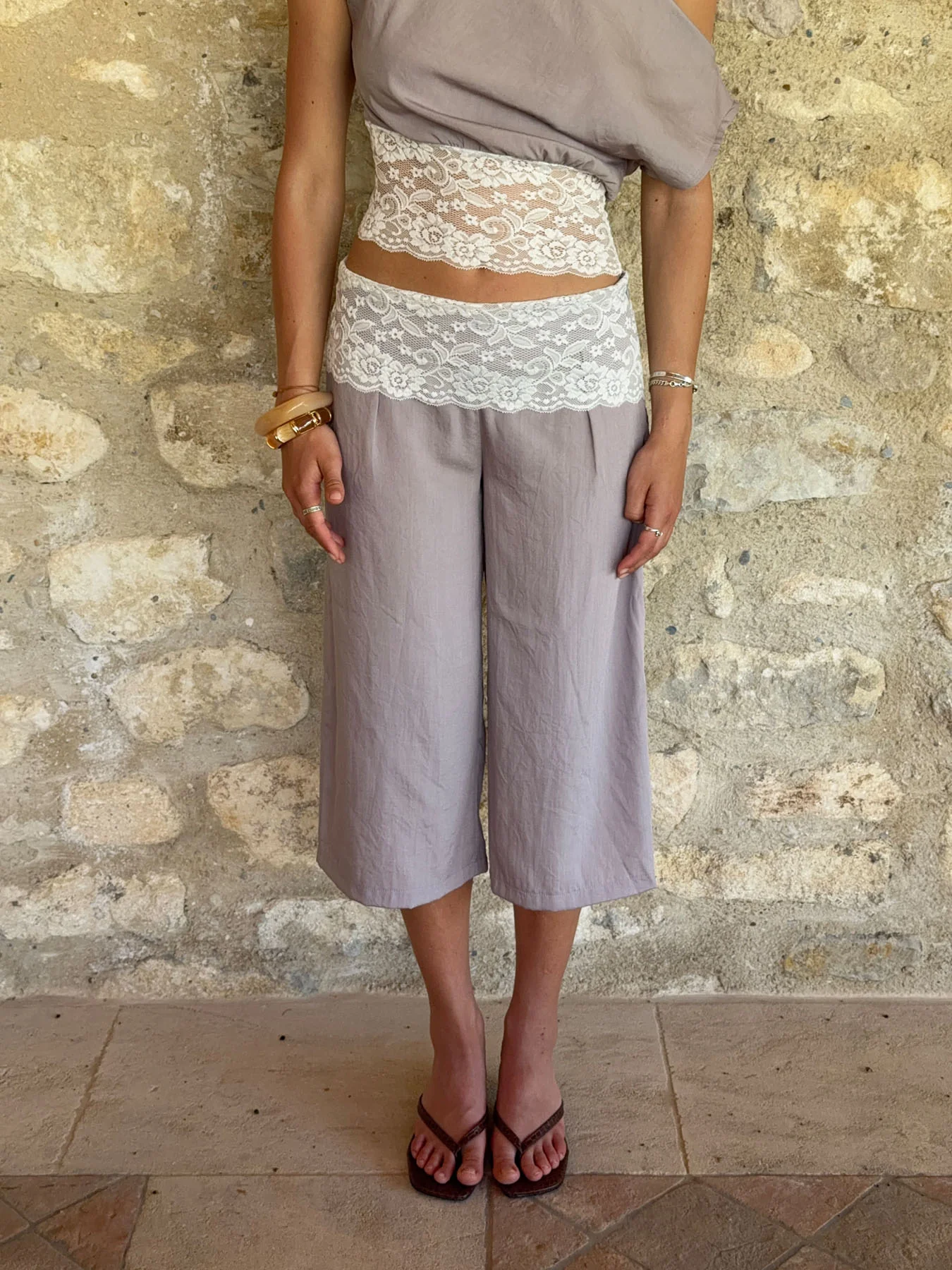 Camina caprishorts med blonder - Beige - Image 2