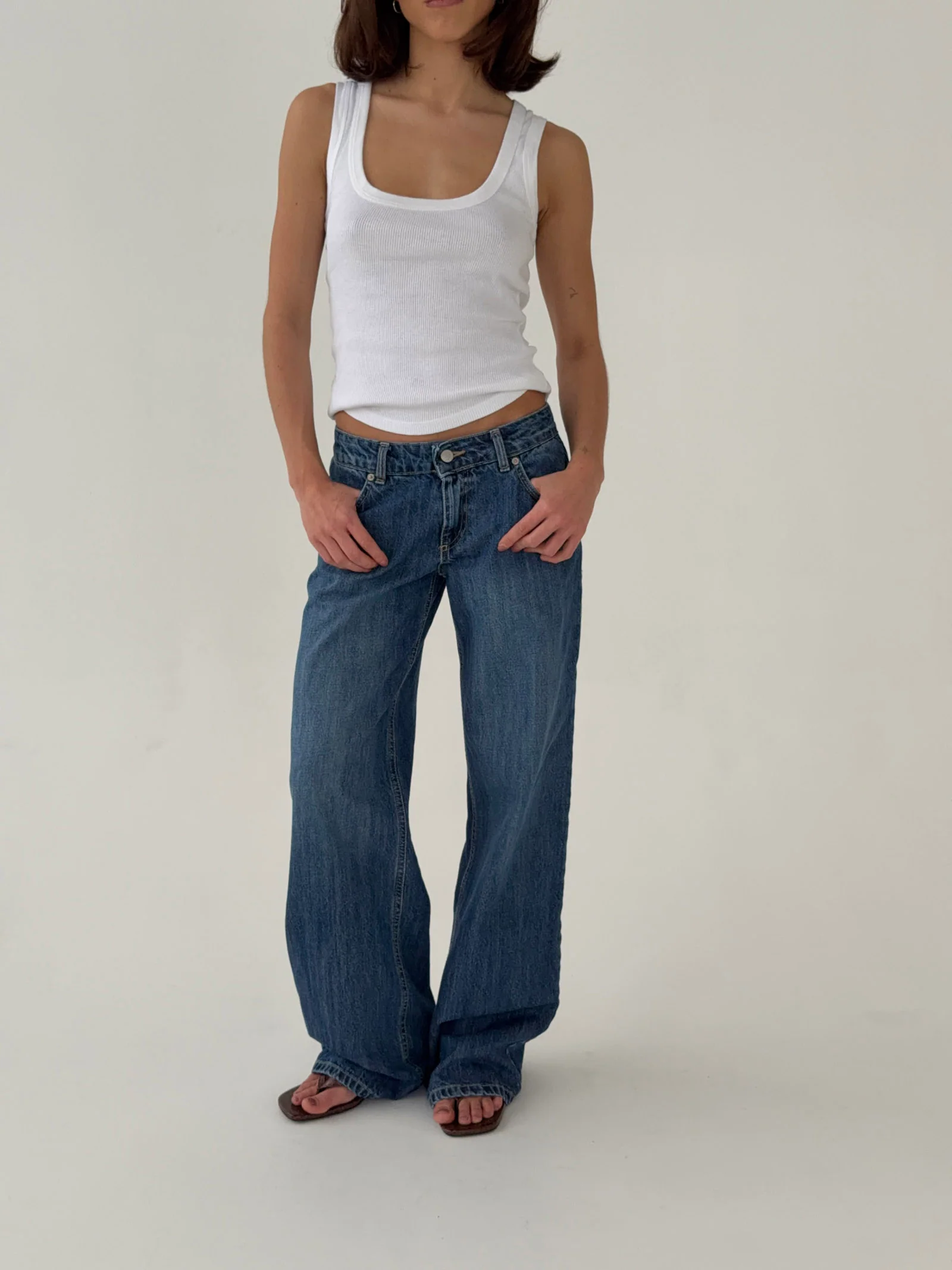 Floraline lavtaljede jeans - Blå denim - Image 11