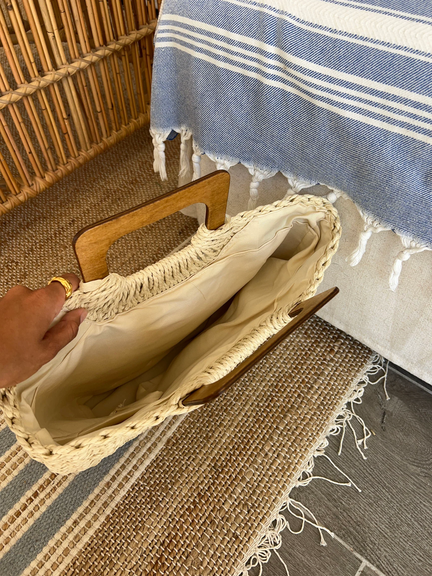 Mascali flettet taske med træhåndtag - Beige - Image 3