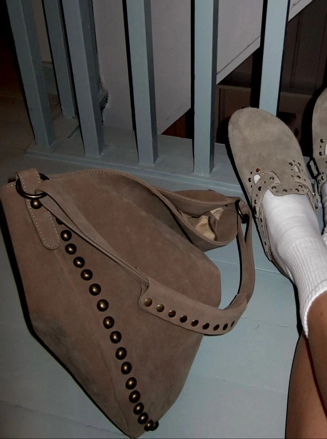 Ibi taske med nitter - Beige - Image 7