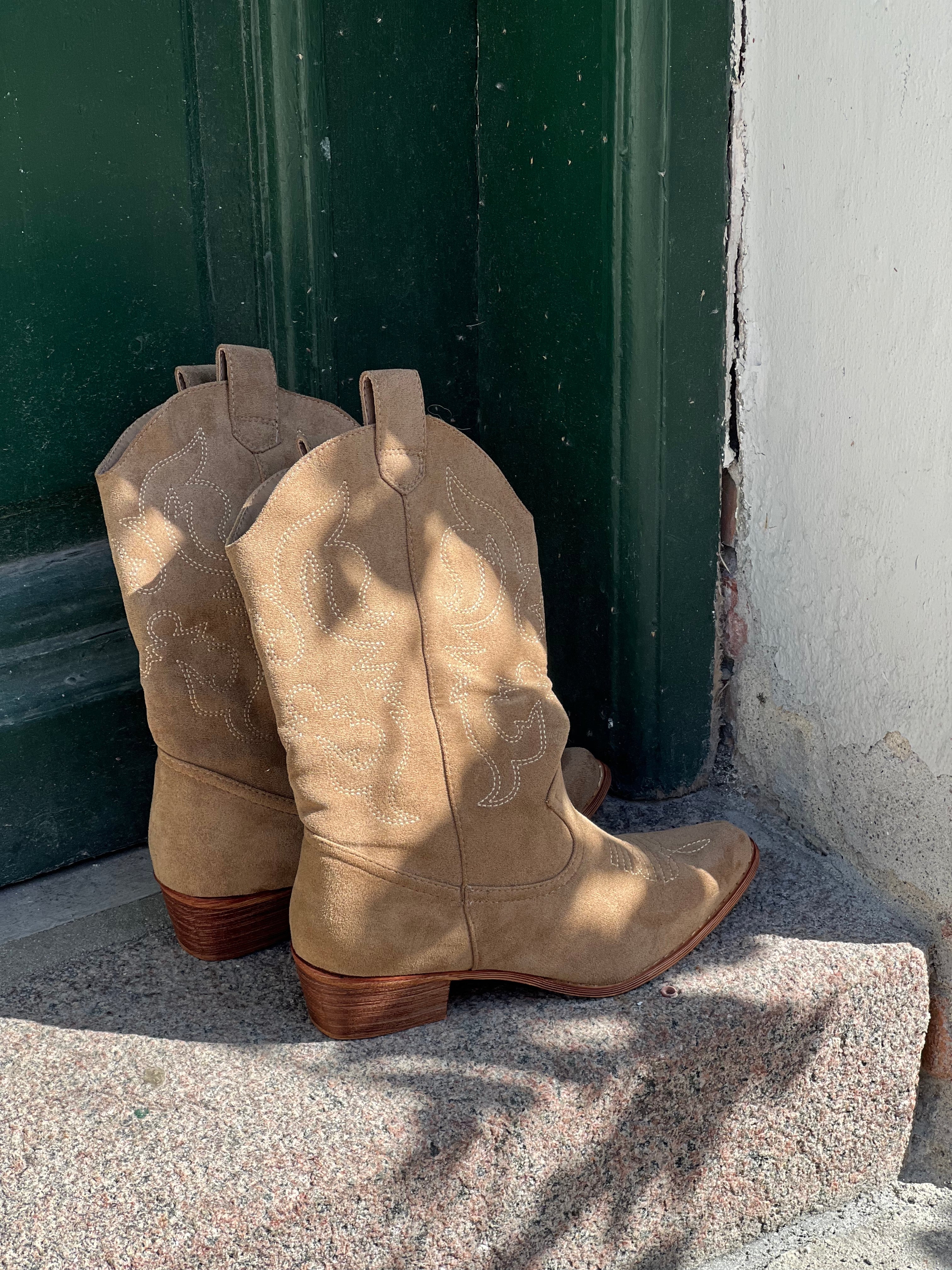 Bassau Cowboystøvler i beige imiteret ruskind - Image 6