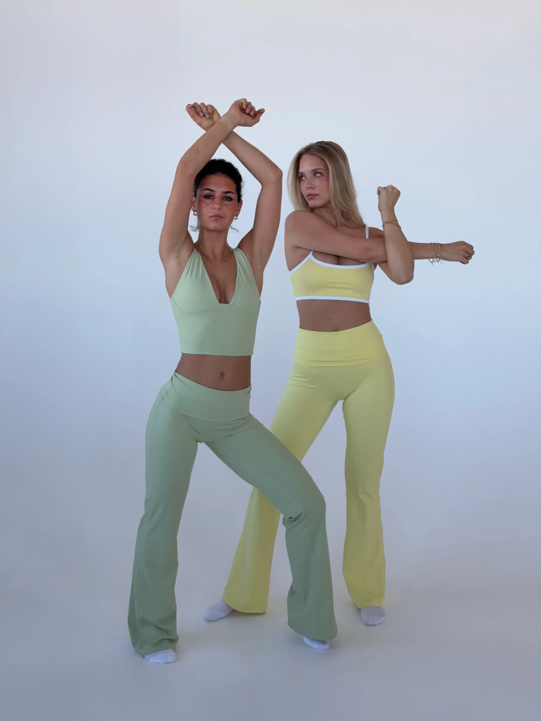 Essential flared pants - Matcha - Image 11