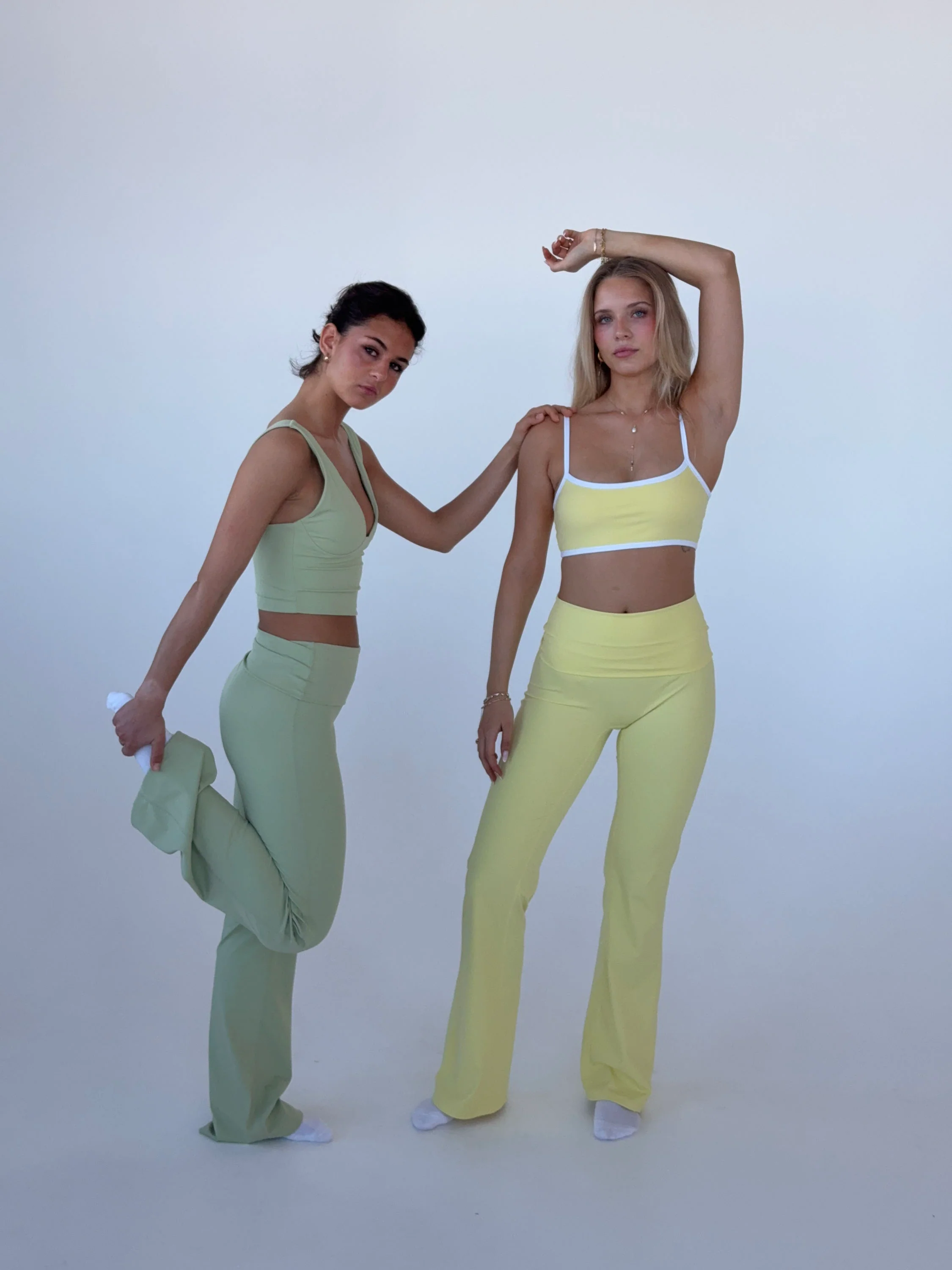 Essential flared pants - Matcha - Image 13