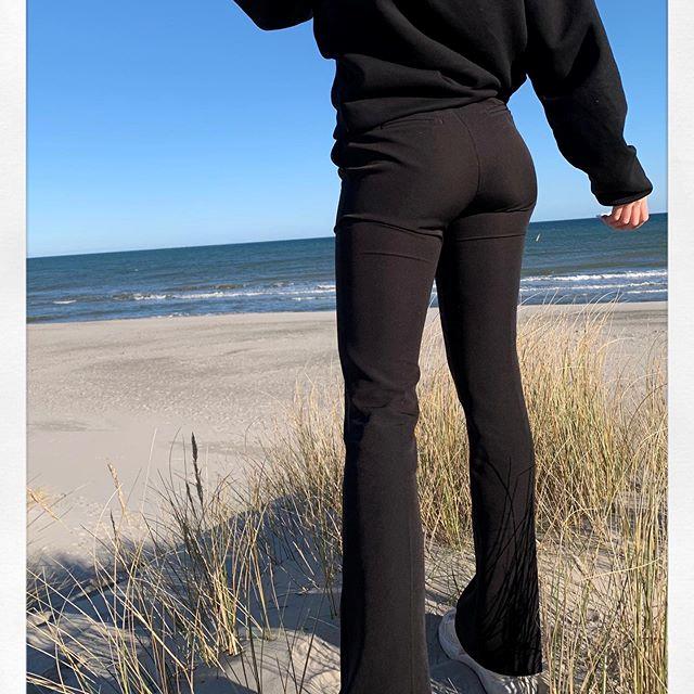 Flare bukser med lommer - Sort - Image 10