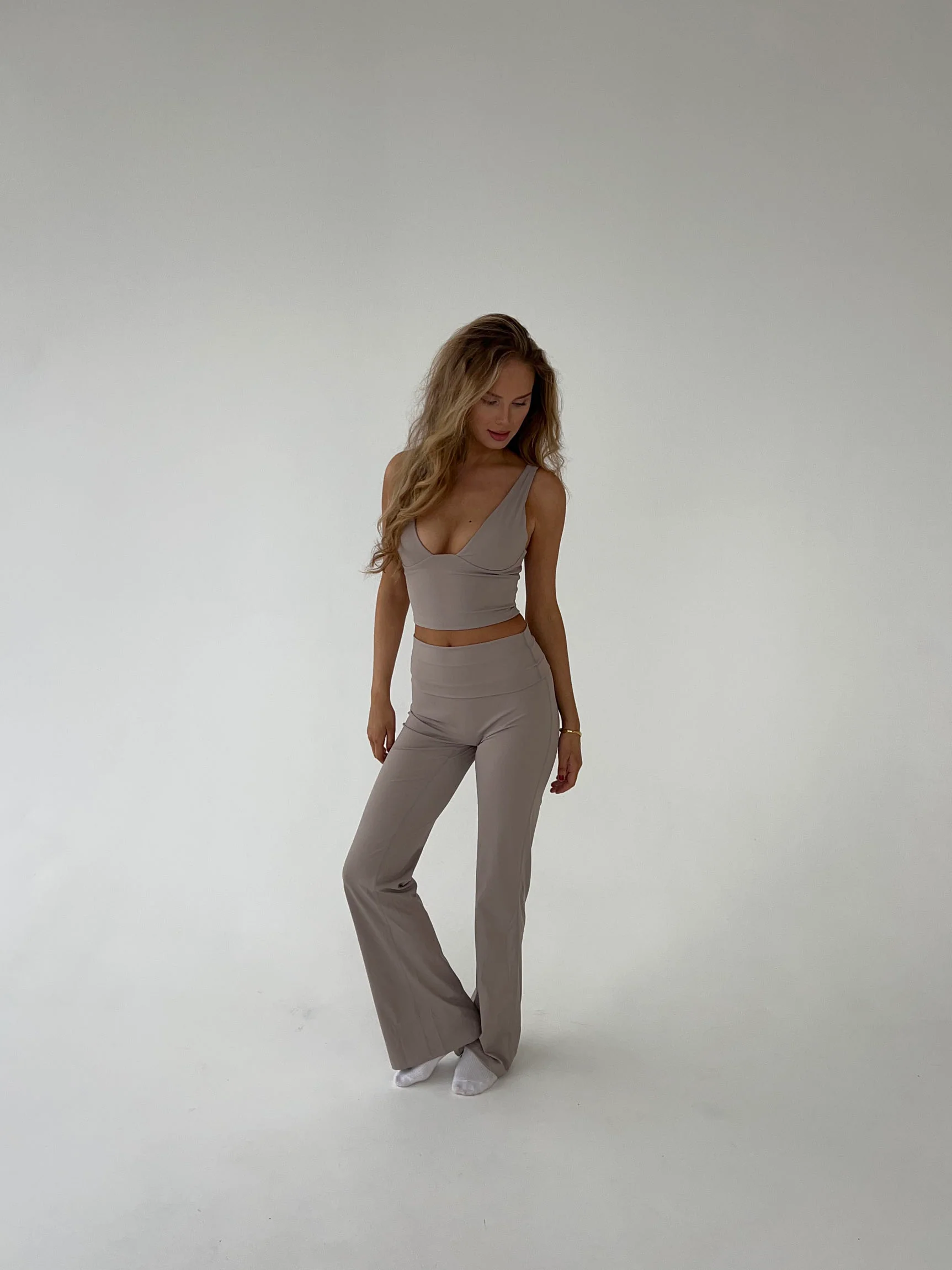 Essential flared pants - Ash - Image 11