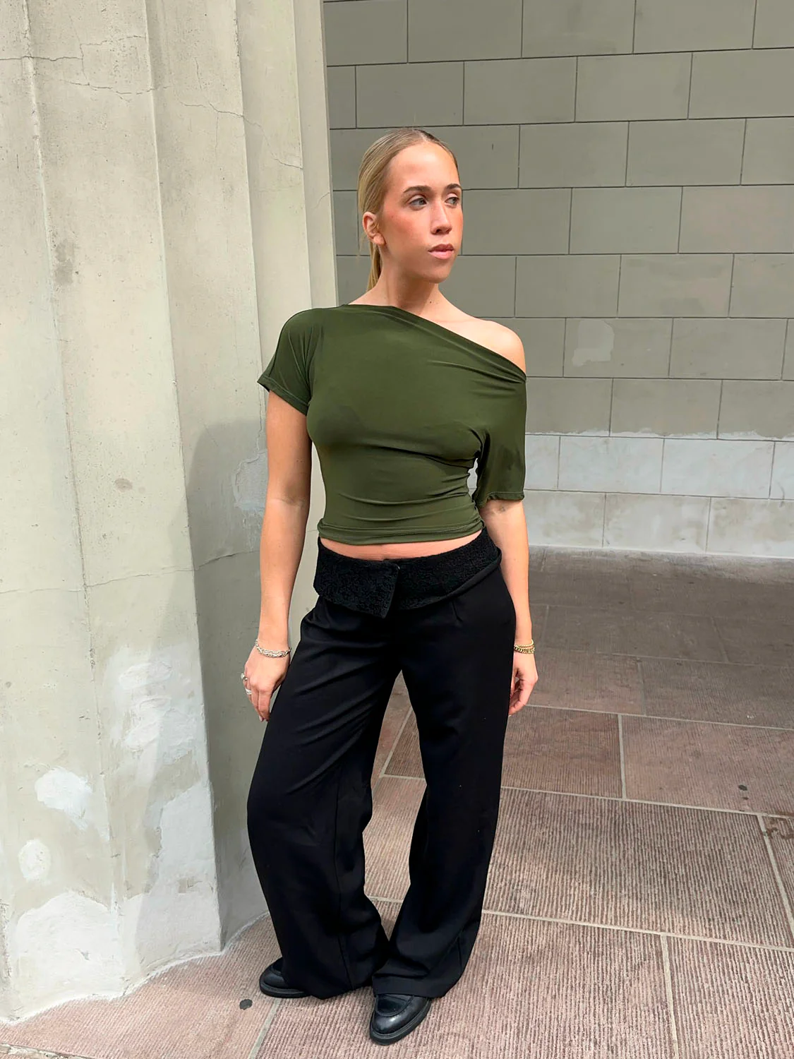 Florine figursyet t-shirt - Kaki - Image 5