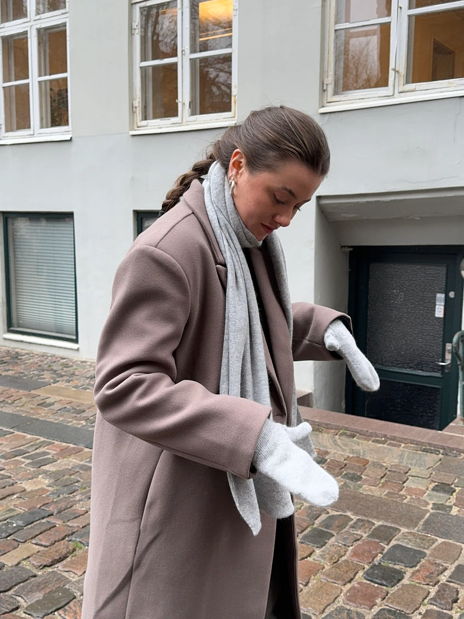 Kehlani halstørklæde i strik - Lys grå - Image 6