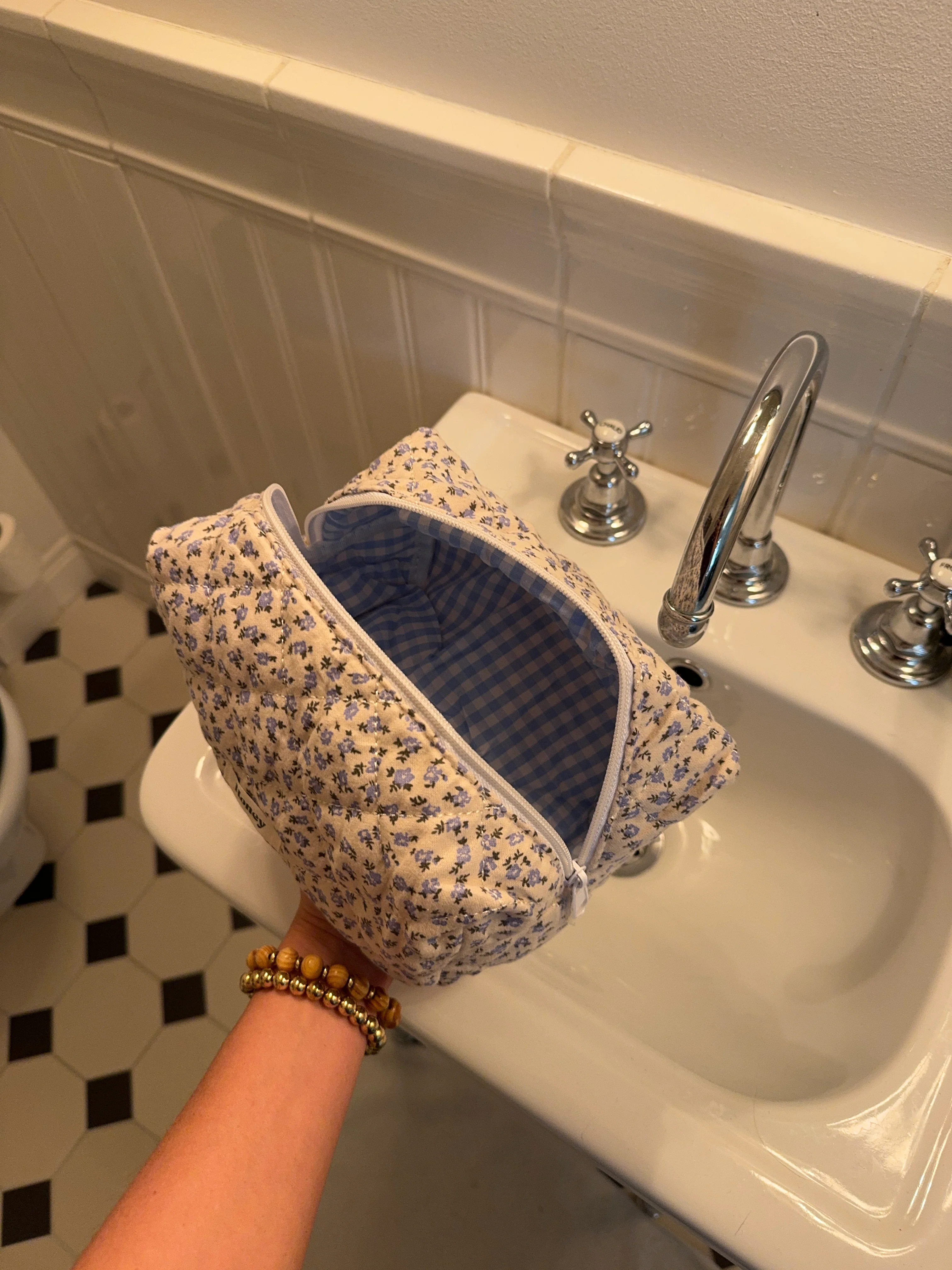 Honey lille toilettaske - Hvid med blå blomster - Image 4
