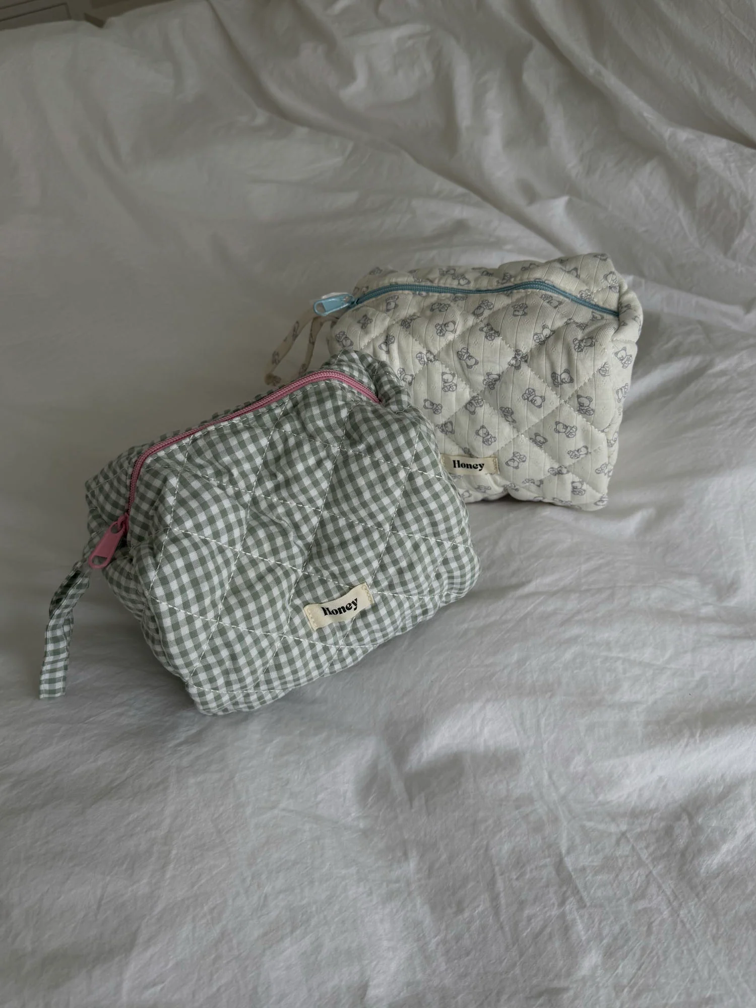 Honey lille toilettaske - Off white med bamser - Image 4