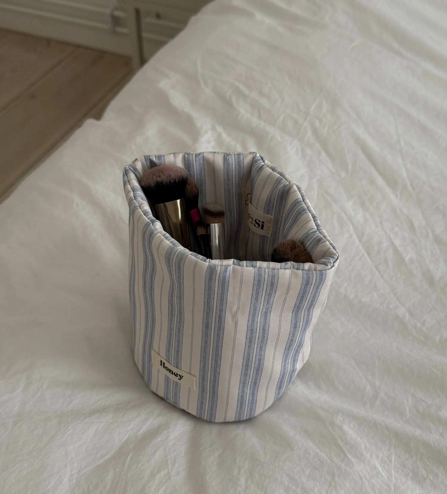 Honey lille stofopbevaring - Hvid/blå striber