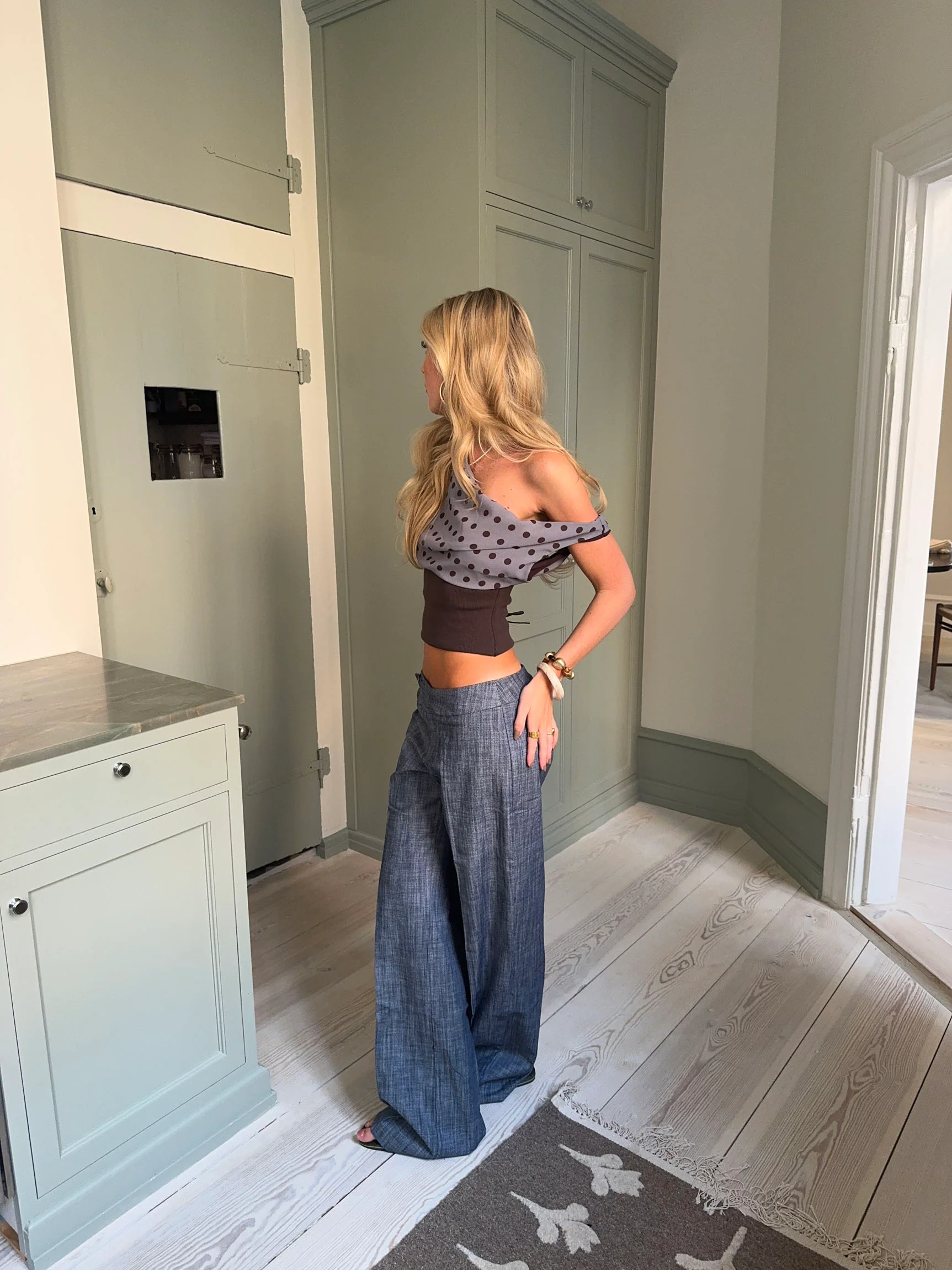 Izabelle bukser med bælte - Blå - Image 10