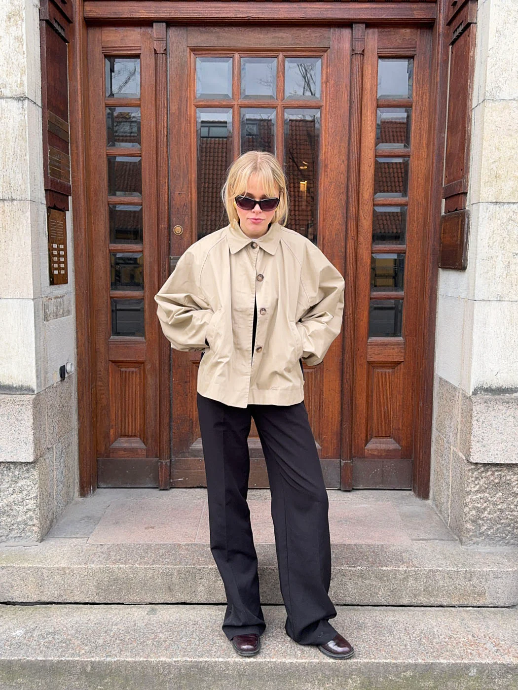 Lenaya jakke med denimryg - Beige - Image 9