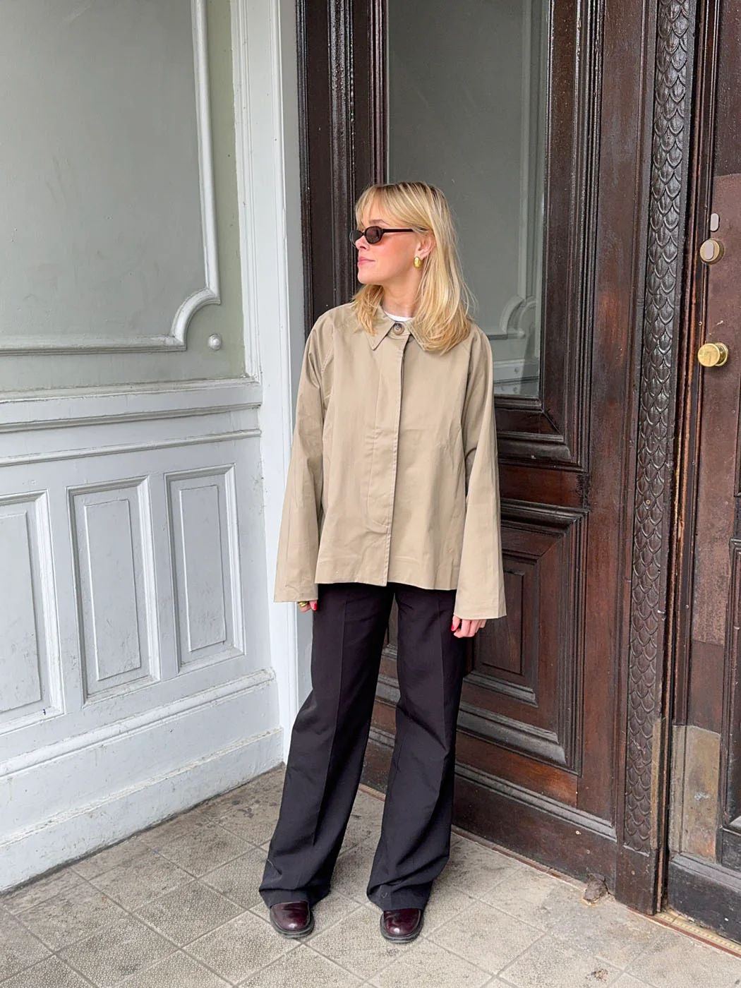 Monica kort trenchcoat - Beige - Image 8