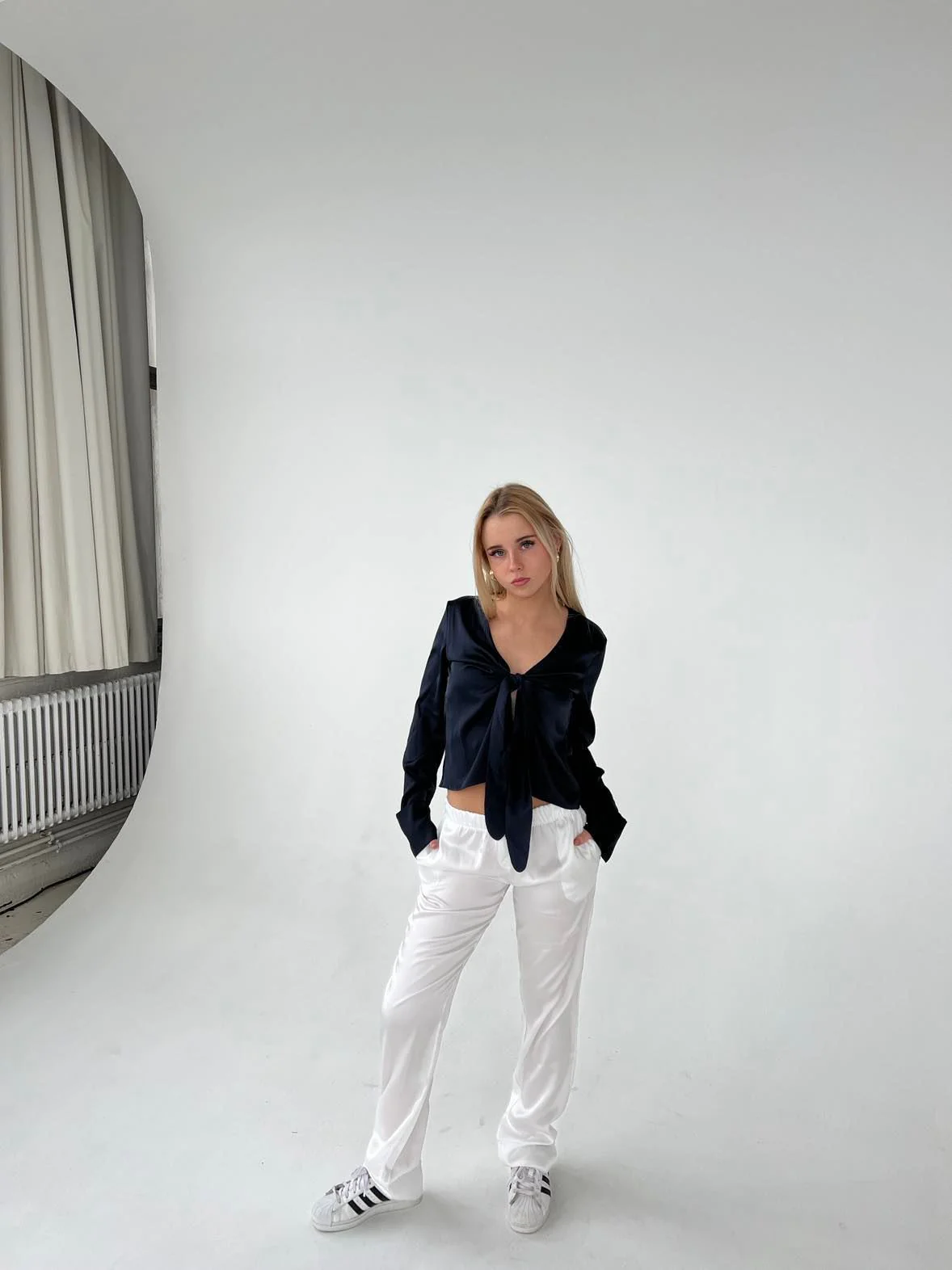 Lona lavtaljede satinbukser - Hvid - Image 4