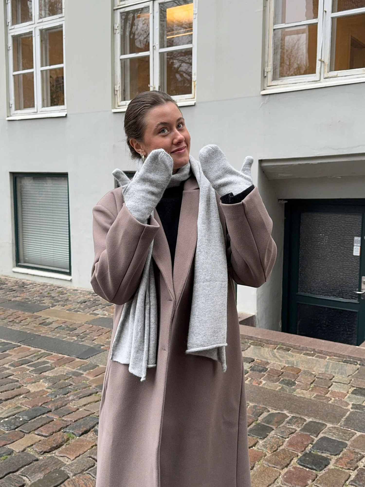 Kehlani luffer i strik - Lys grå - Image 4