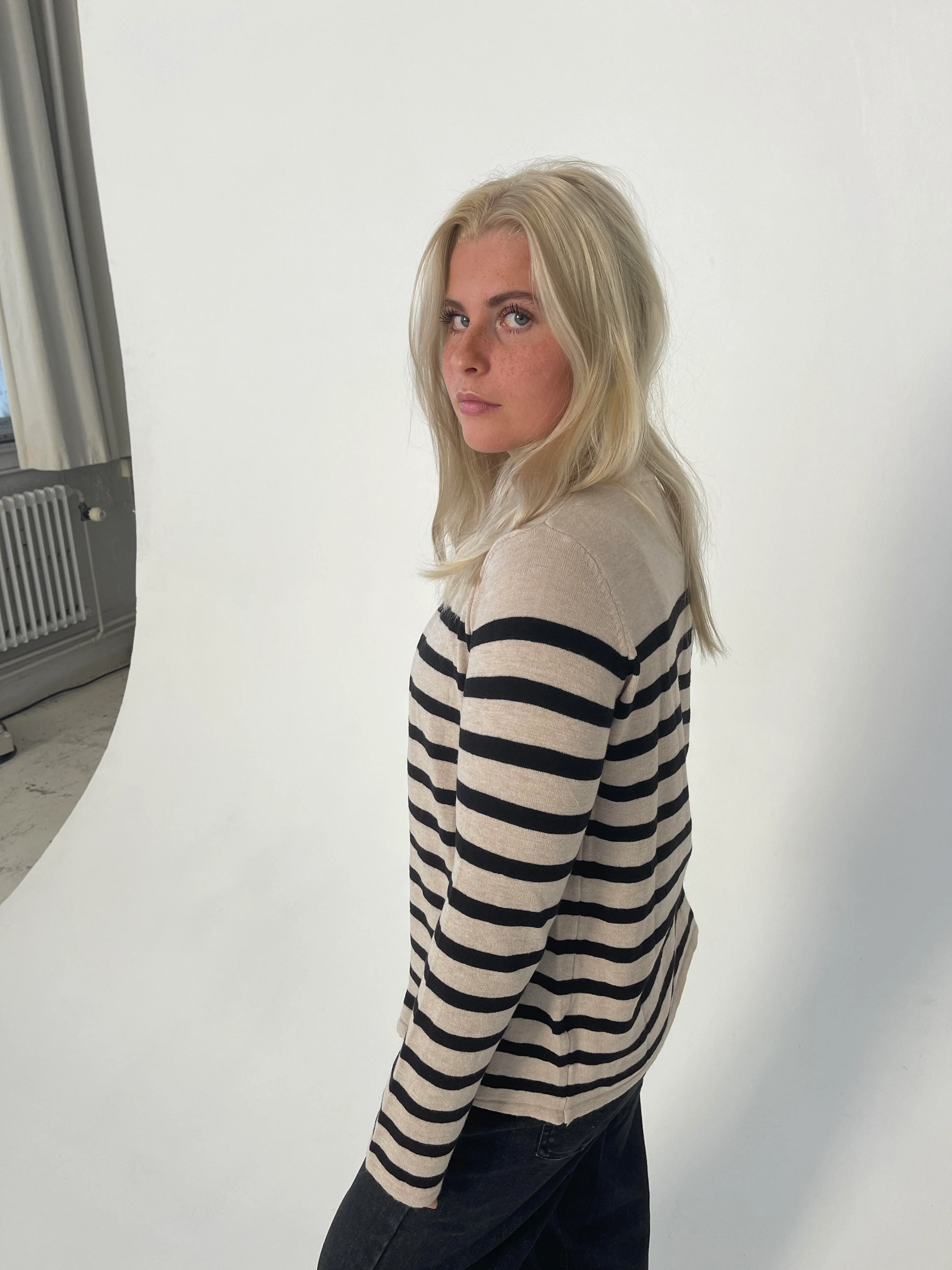 Xenia cardigan med striber - Beige/sort - Image 15