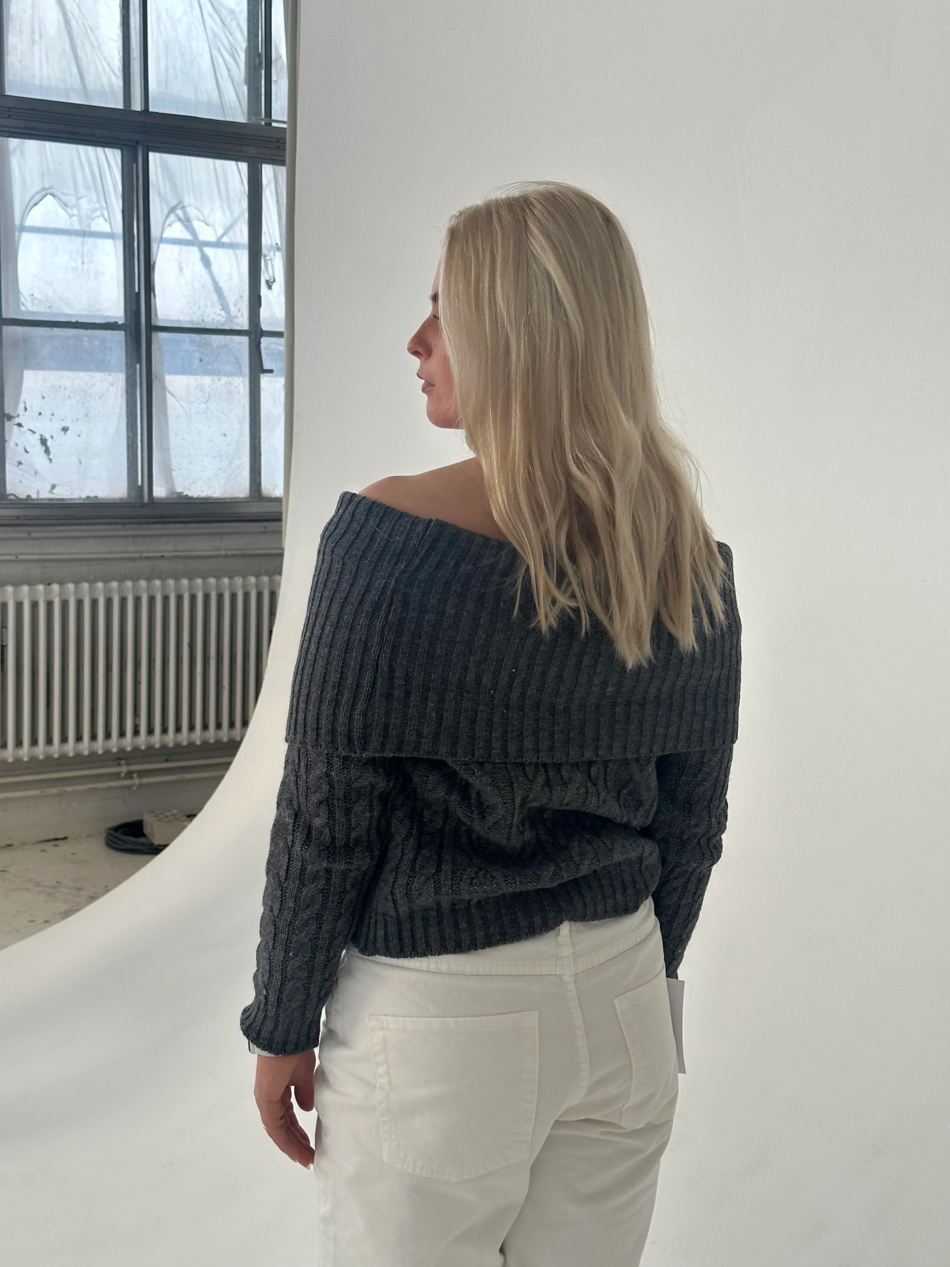 Theresa off-shoulder strik - Grå - Image 12