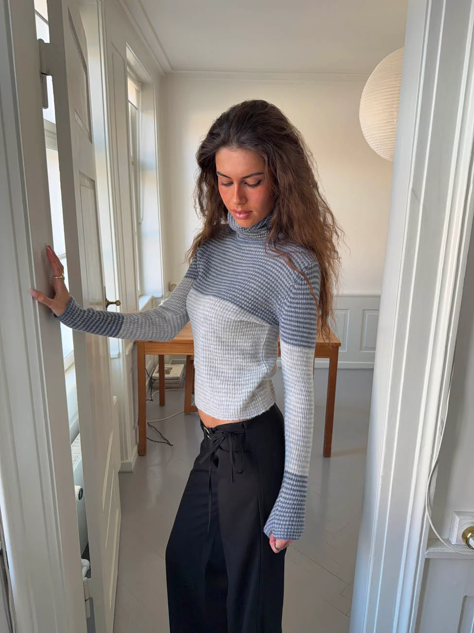 Swela striktrøje med turtleneck - Lyseblå/mørkeblå - Image 8