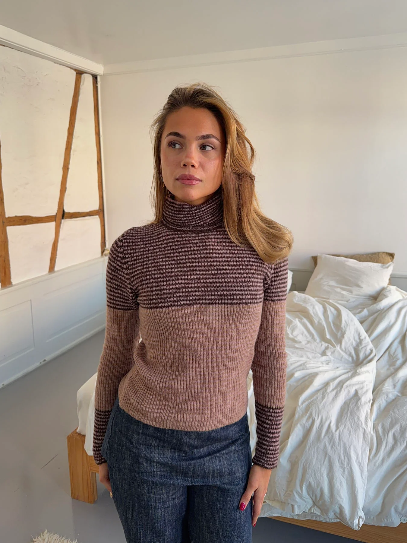Swela striktrøje med turtleneck - Mørkebrun/lyserød - Image 8