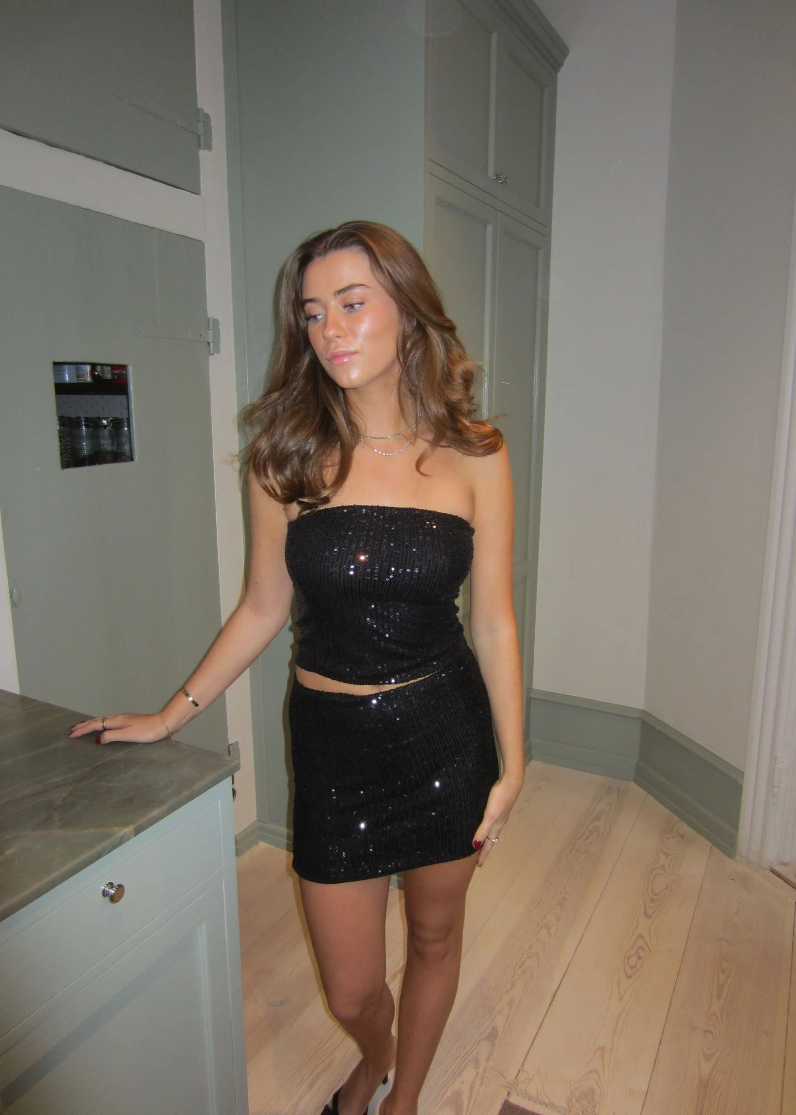 Jolie tubetop med pallietter - Sort - Image 2