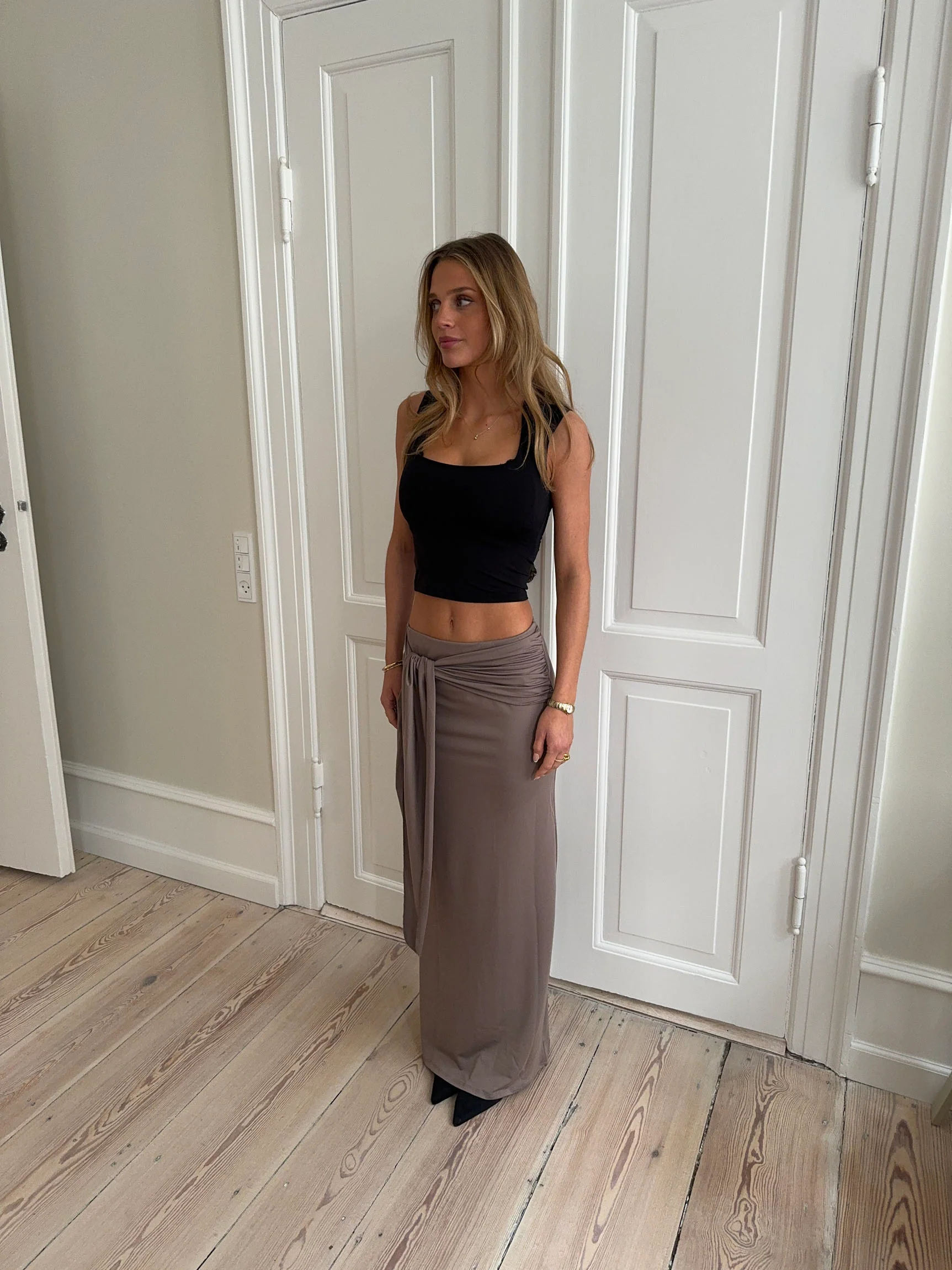 Stella maxinederdel med bindebånd - Taupe - Image 17