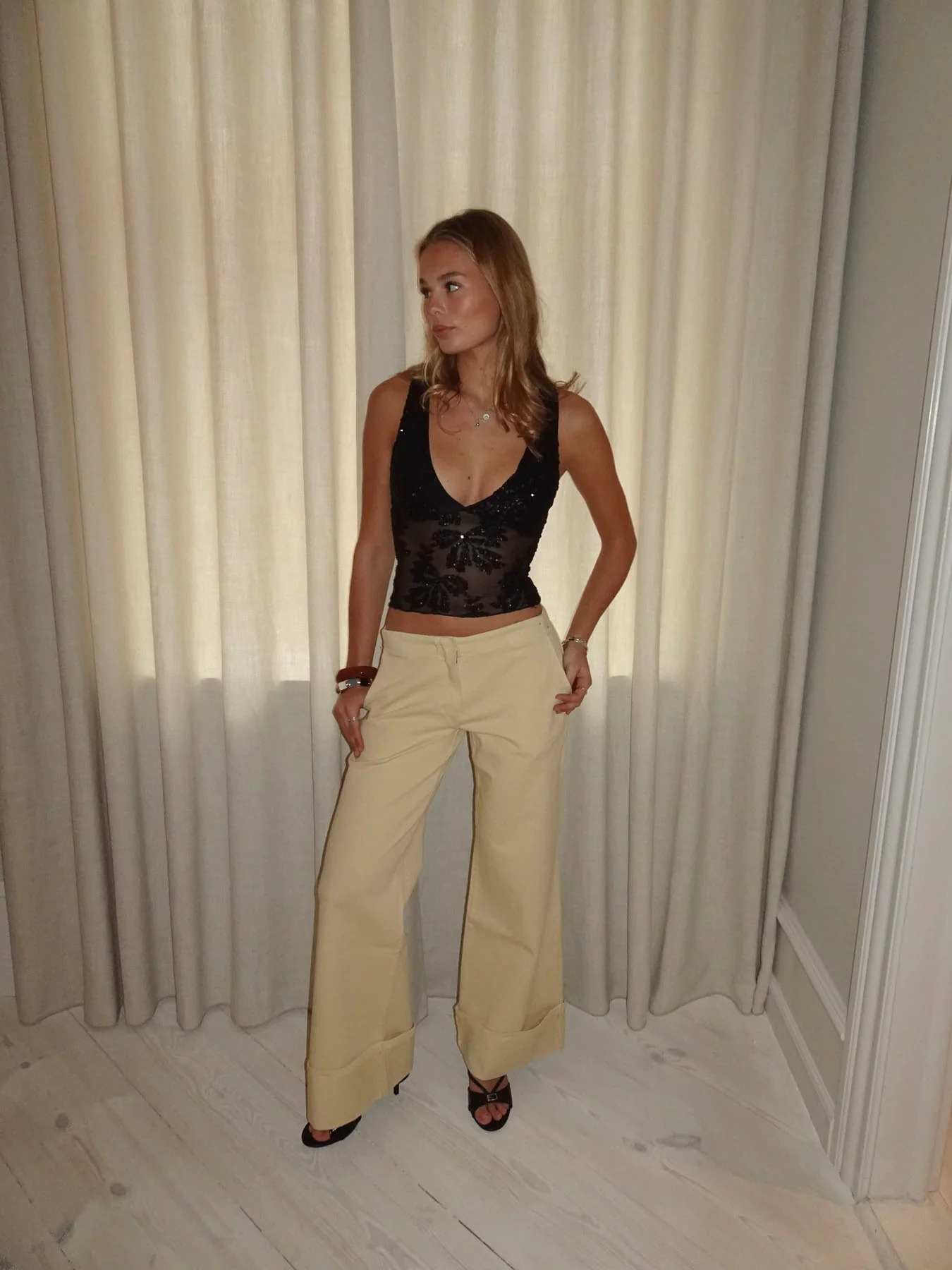 Yana meshtop med pallietter - Sort - Image 9
