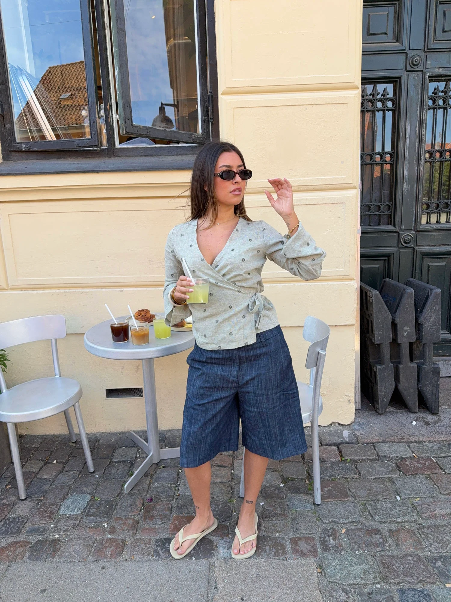 Isabeau bluse med bindedetalje - Kaki - Image 10