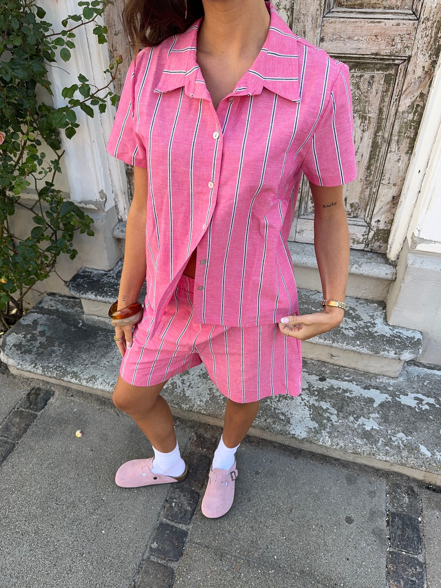 Luliana kortærmet skjorte med striber - Pink/hvid/sort - Image 13