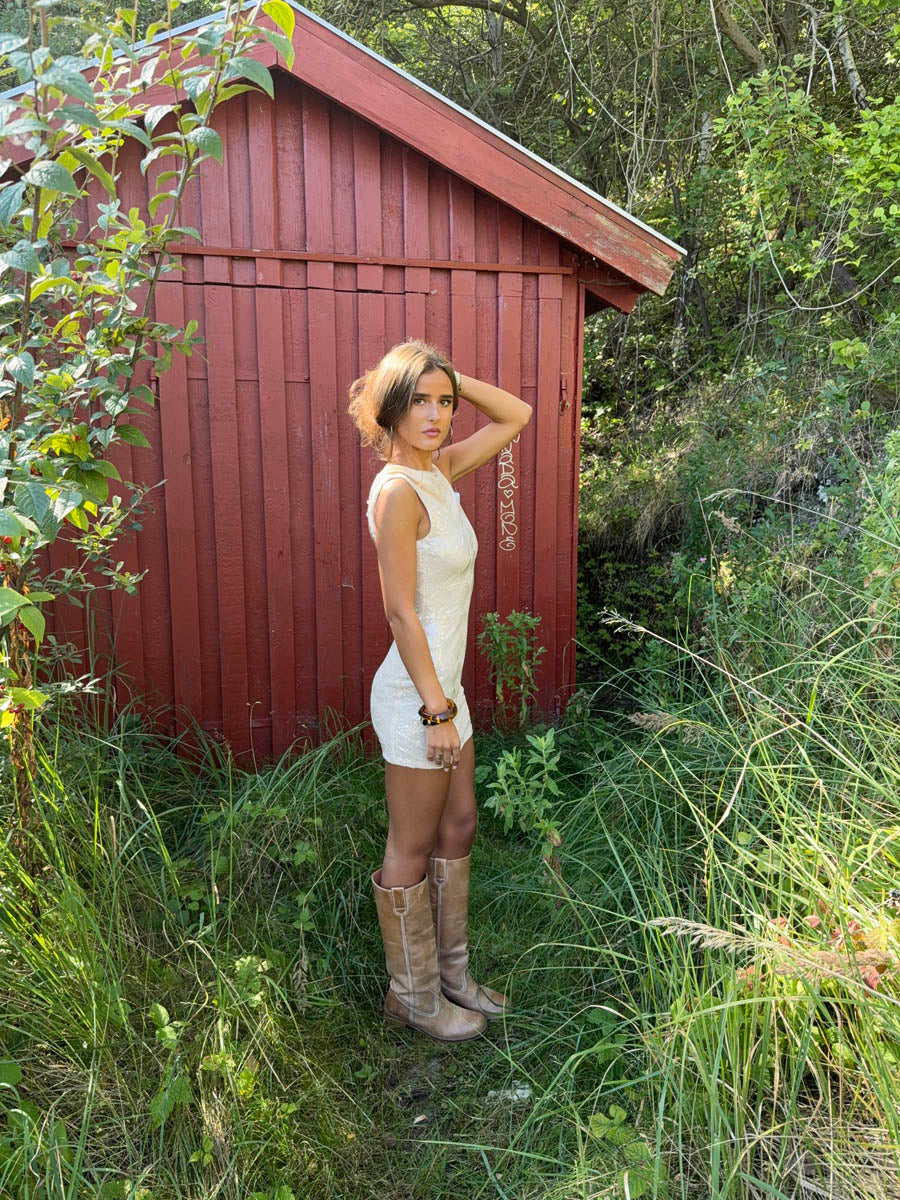 Kasy minikjole med pallietter - Beige - Image 7