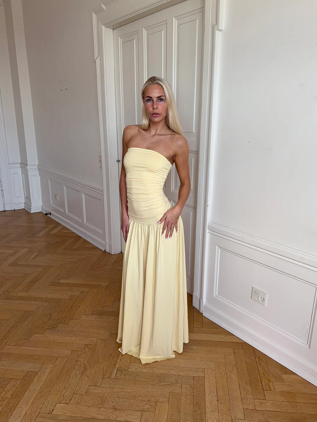 Solara kjole – Lys gul - Image 8