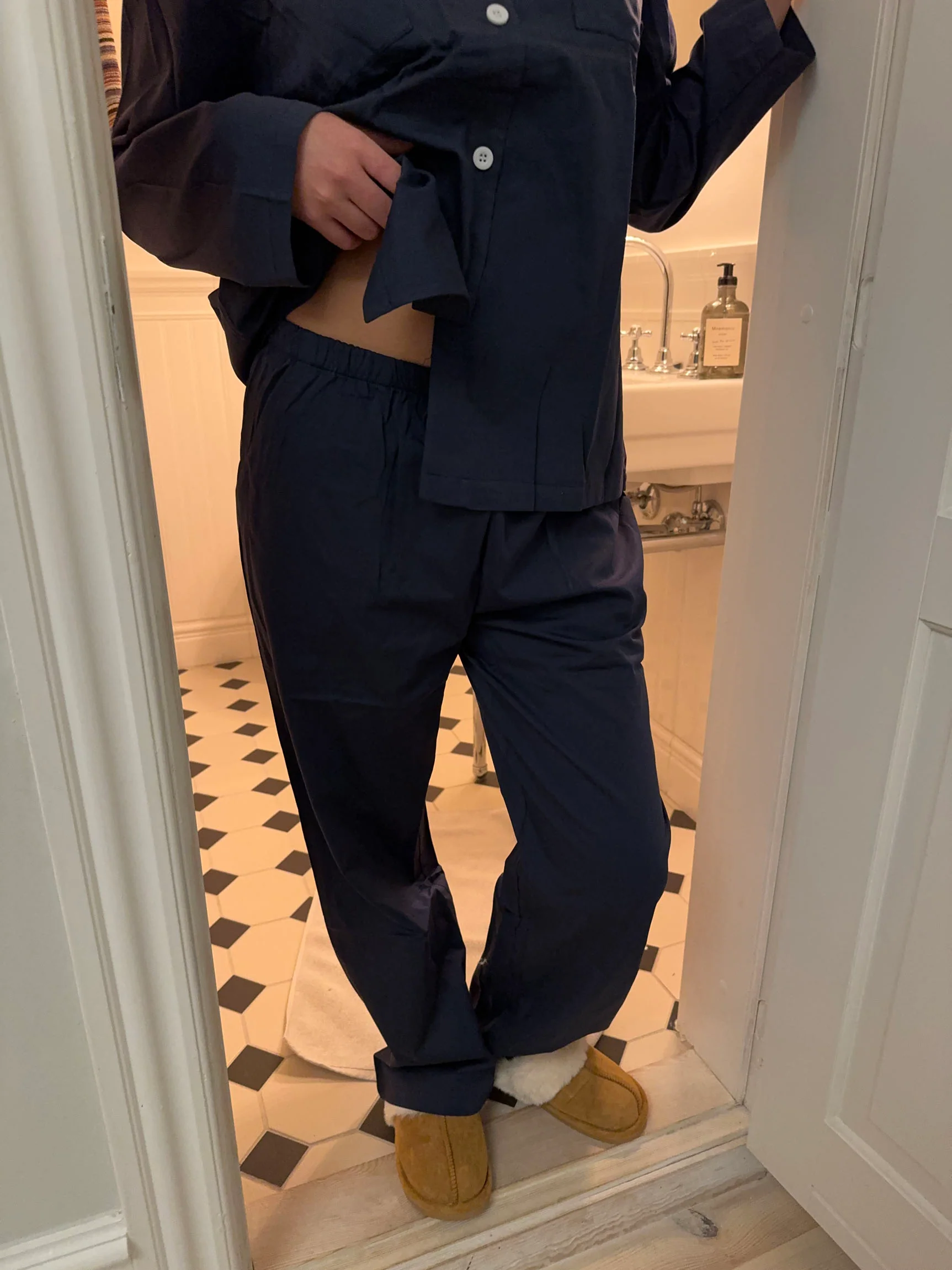 Pinja pyjamas sæt - Navy/hvid - Image 4