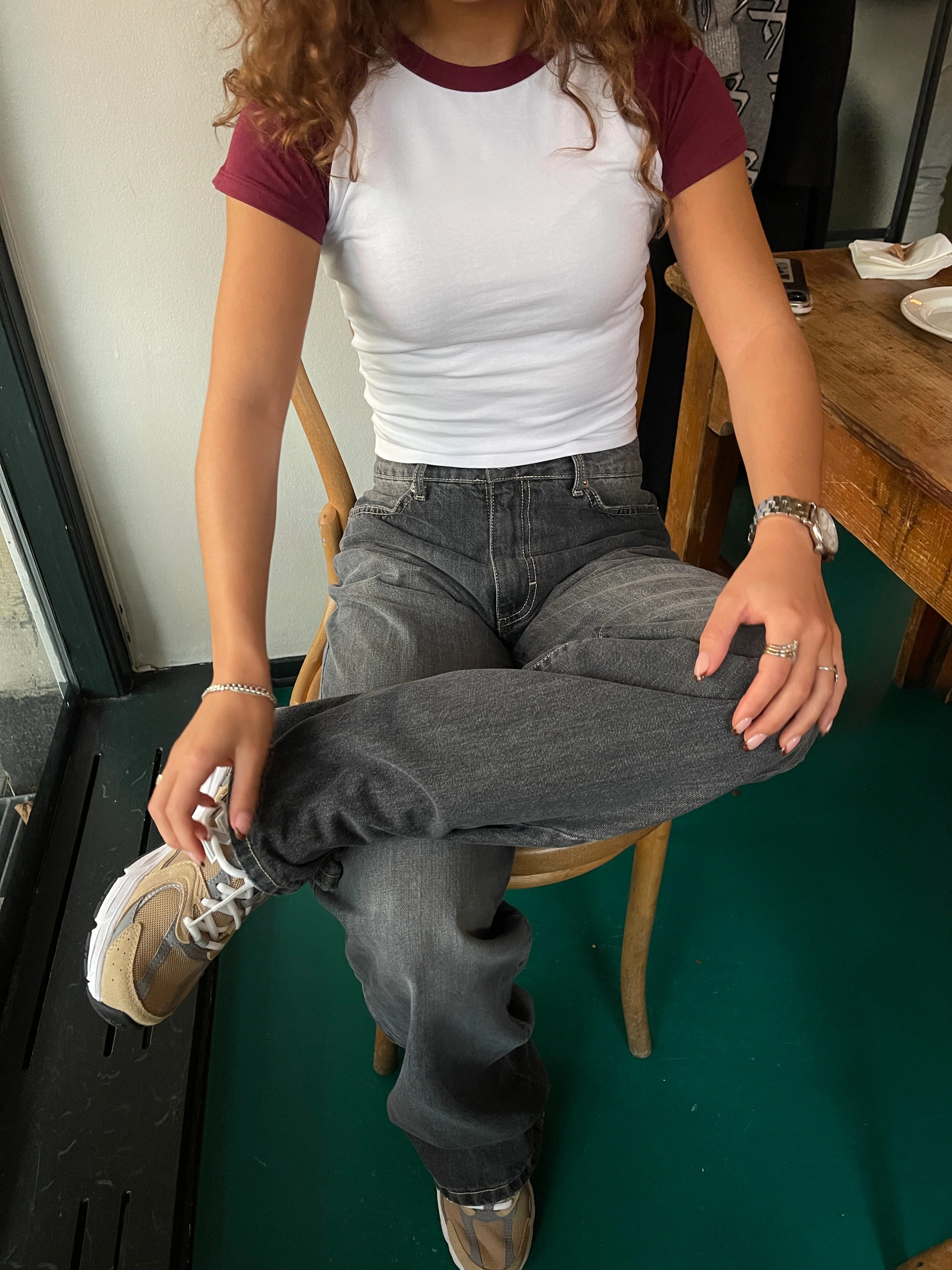 Sigrid t-shirt med røde ærmer - Hvid/rød - Image 9