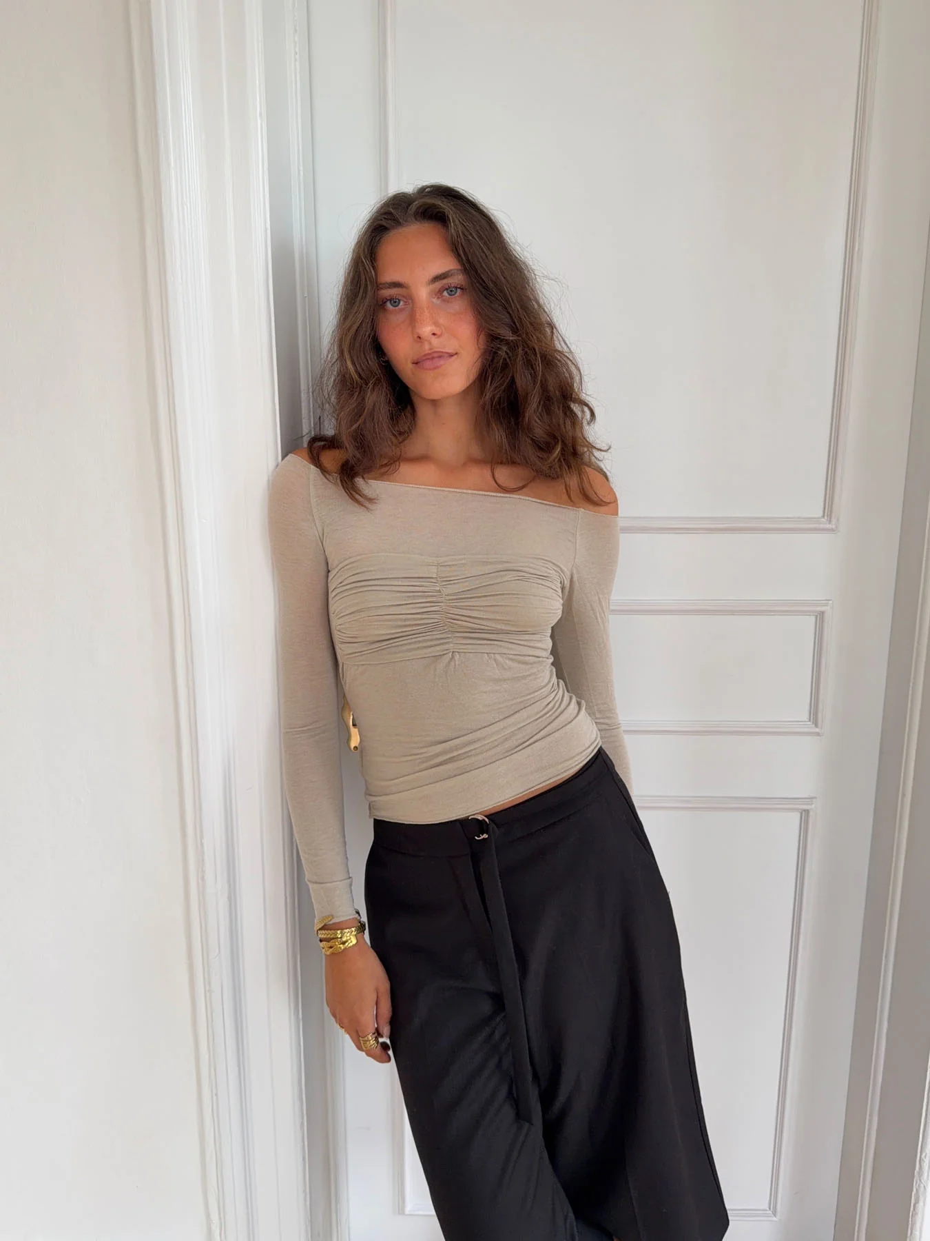 Margit bluse med detalje - Beige