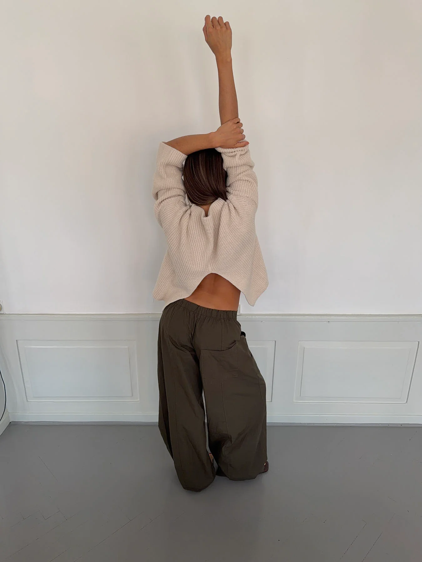 Cholana striktrøje med åben ryg - Beige - Image 13