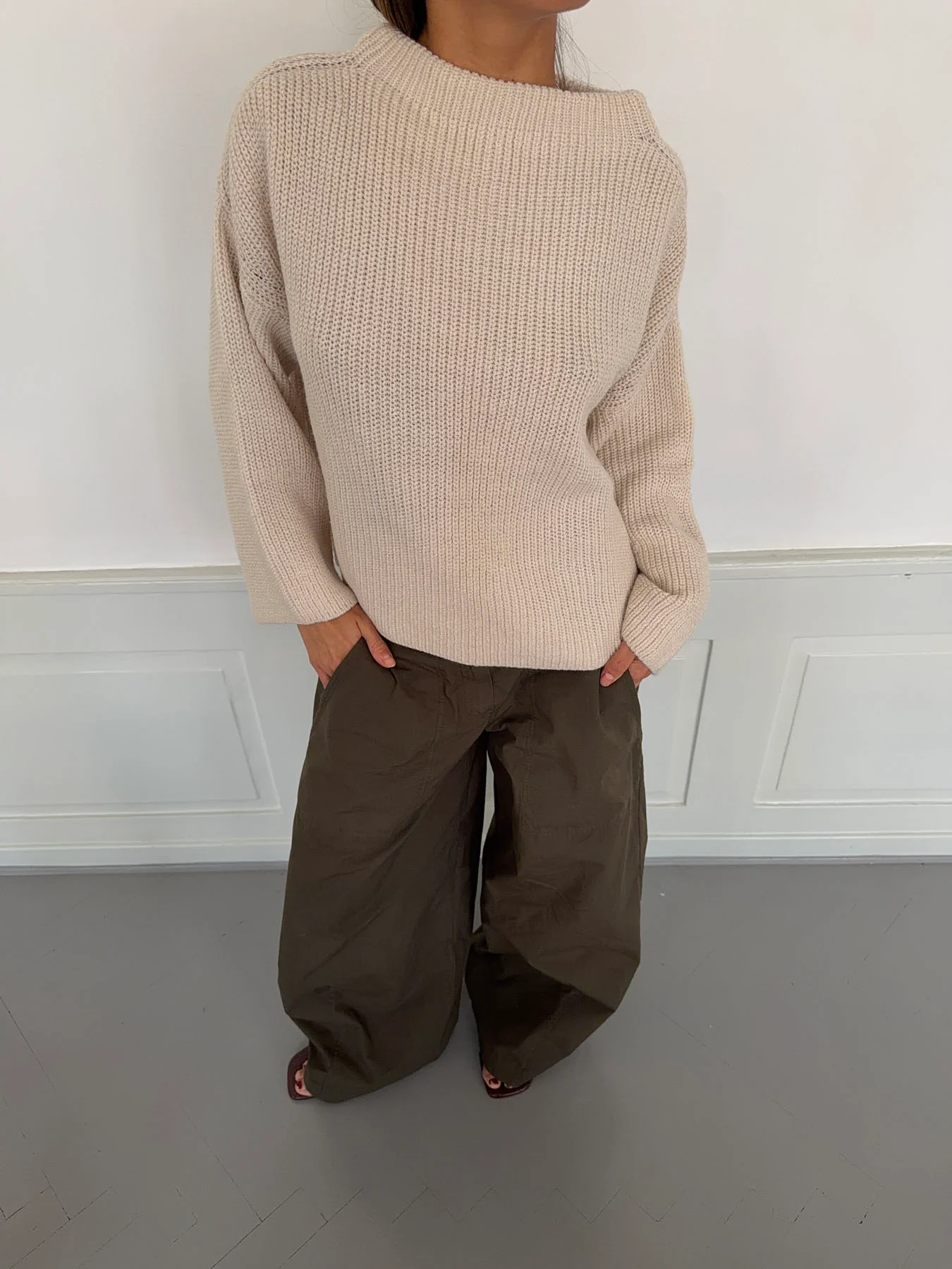 Cholana striktrøje med åben ryg - Beige - Image 8