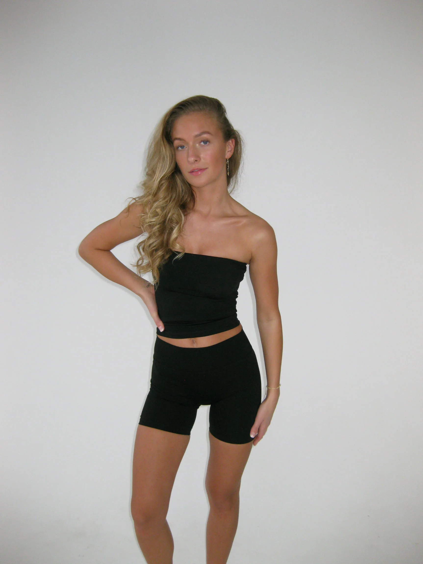 Essential shorts - Jet Black - Image 6