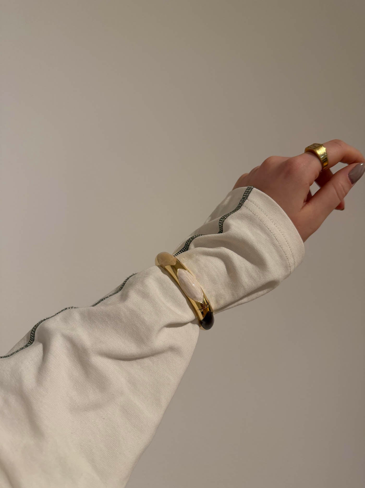Tove armbånd med mønster - Nude/hvid/brun - Image 6